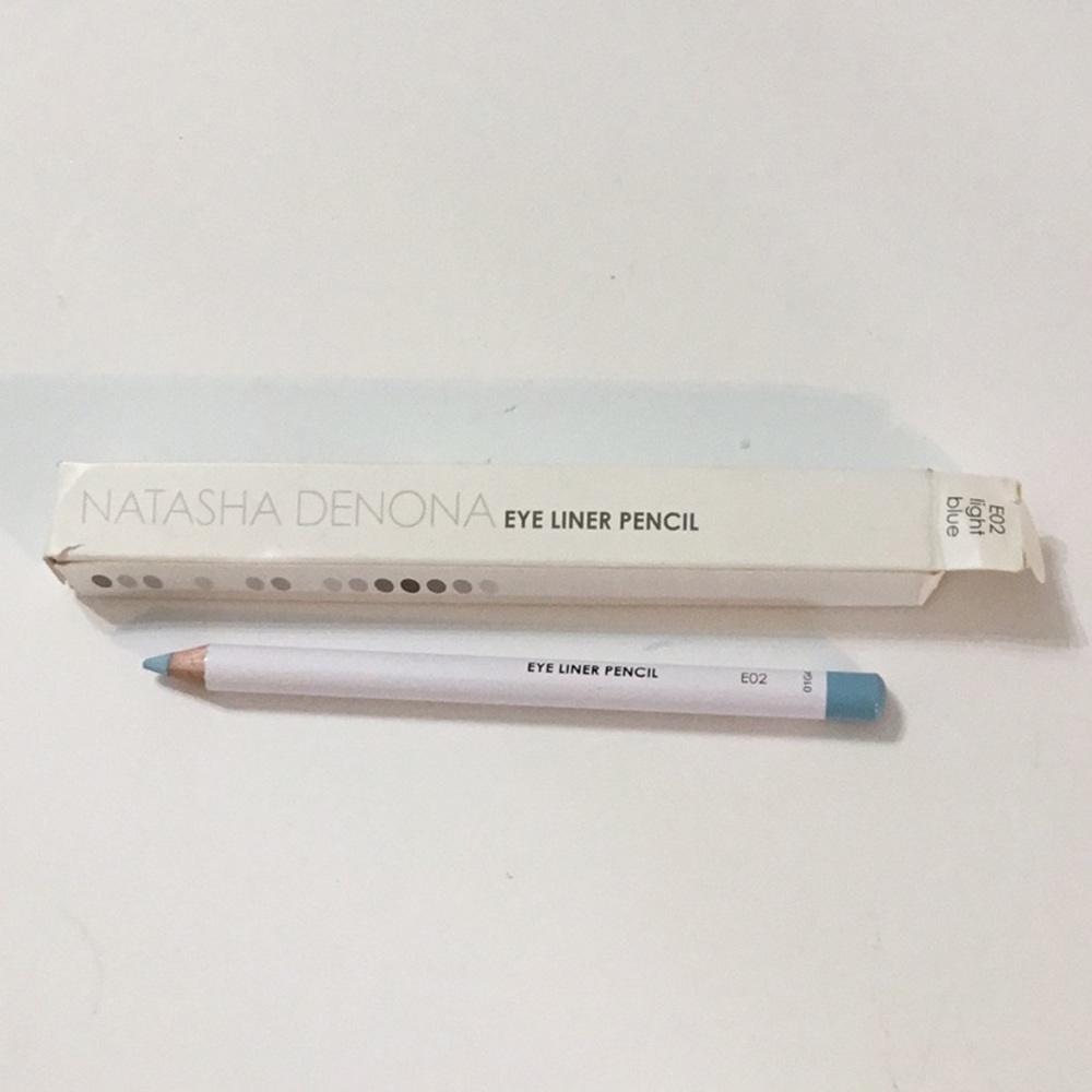 Natasha Denona eyeliner pencil E02 light blue